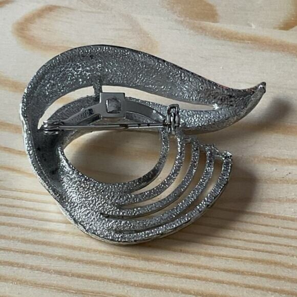 Vintage Silver-Tone Curved Wave Brooch Pin - Picture 5 of 6